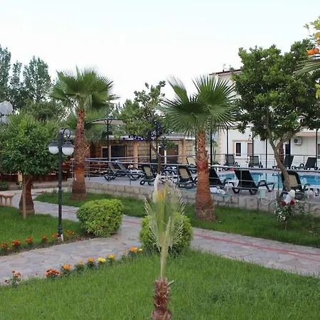Отель Castle Park 4*